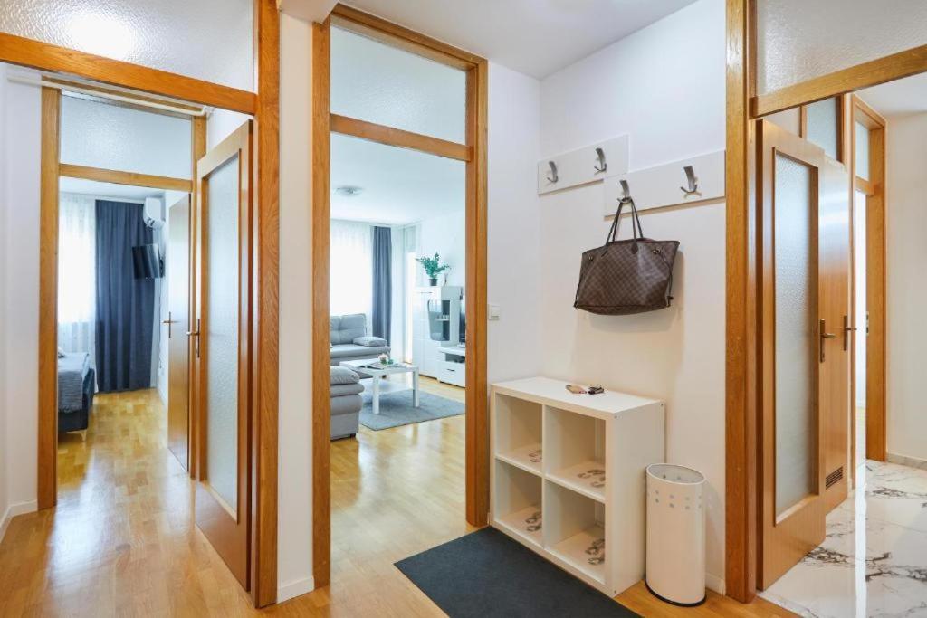 Apartment Madral Загреб Екстер'єр фото